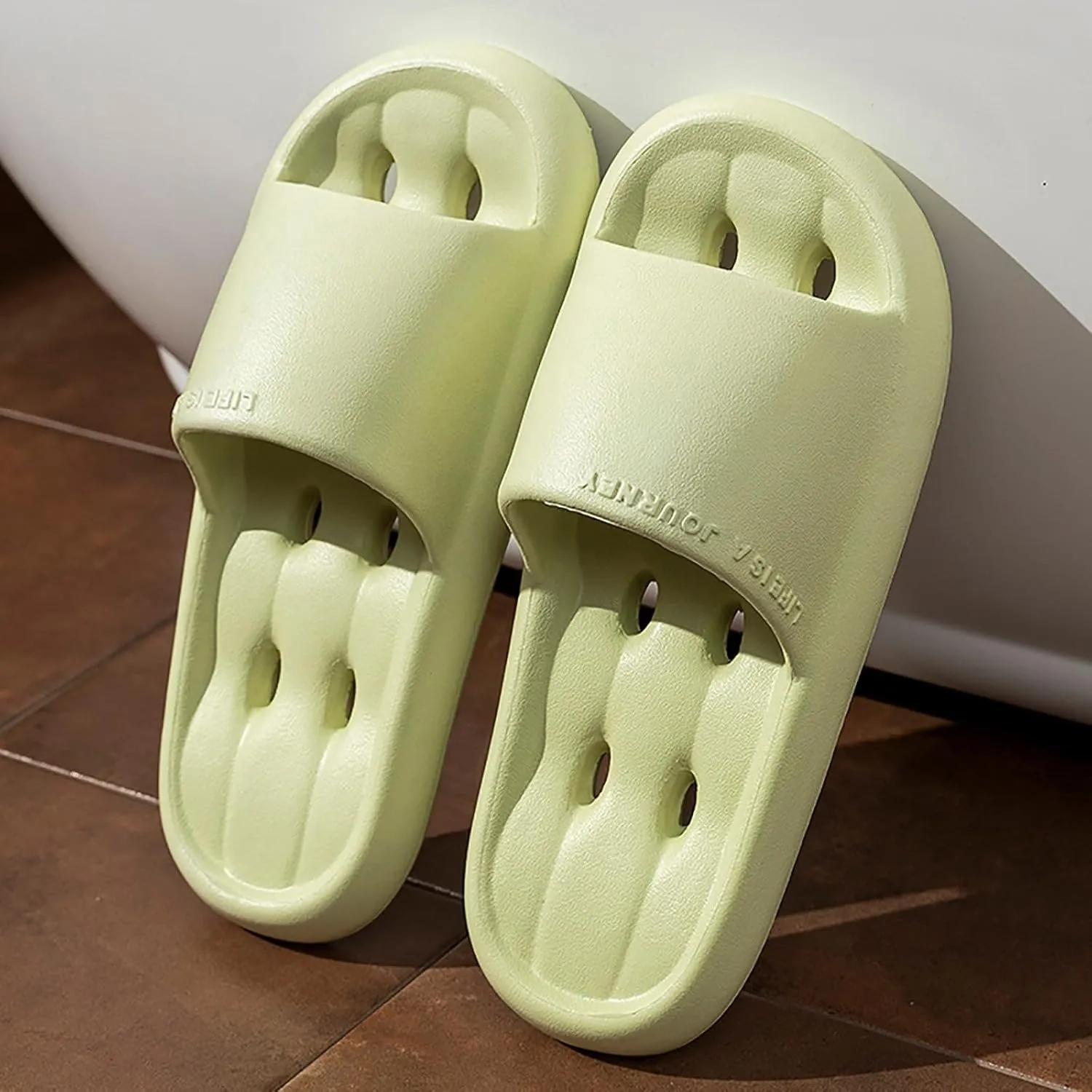 Bath Slippers Lightweight Beach Sandals Soft Sole Open Toe Ultra Comfort Recovery Pillow Slippers Slides