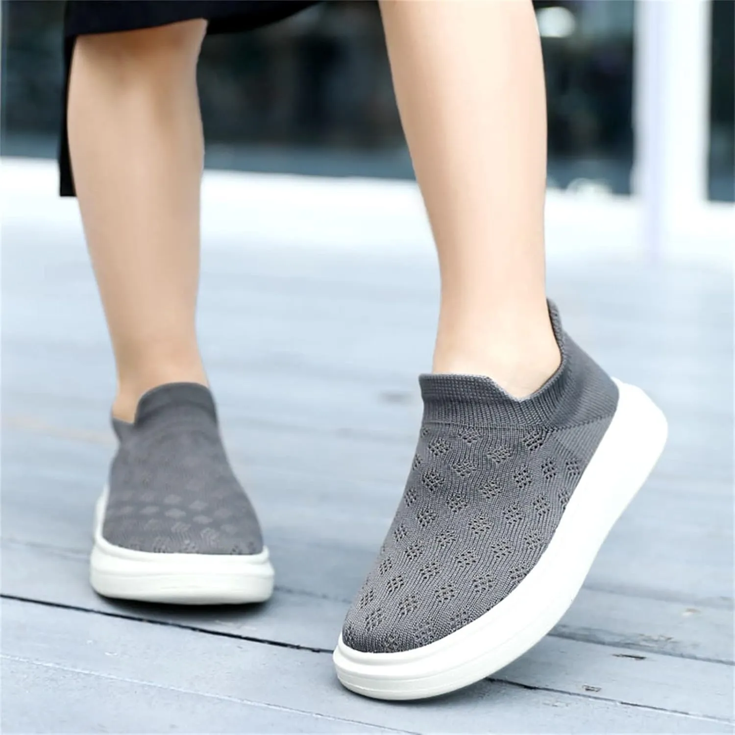 EnJoCho Boys Casual Shoes Boys Mesh Lightweight Breathable Fashion Casual Shoes Sneakers Slip On Outdoor Sports Shoes