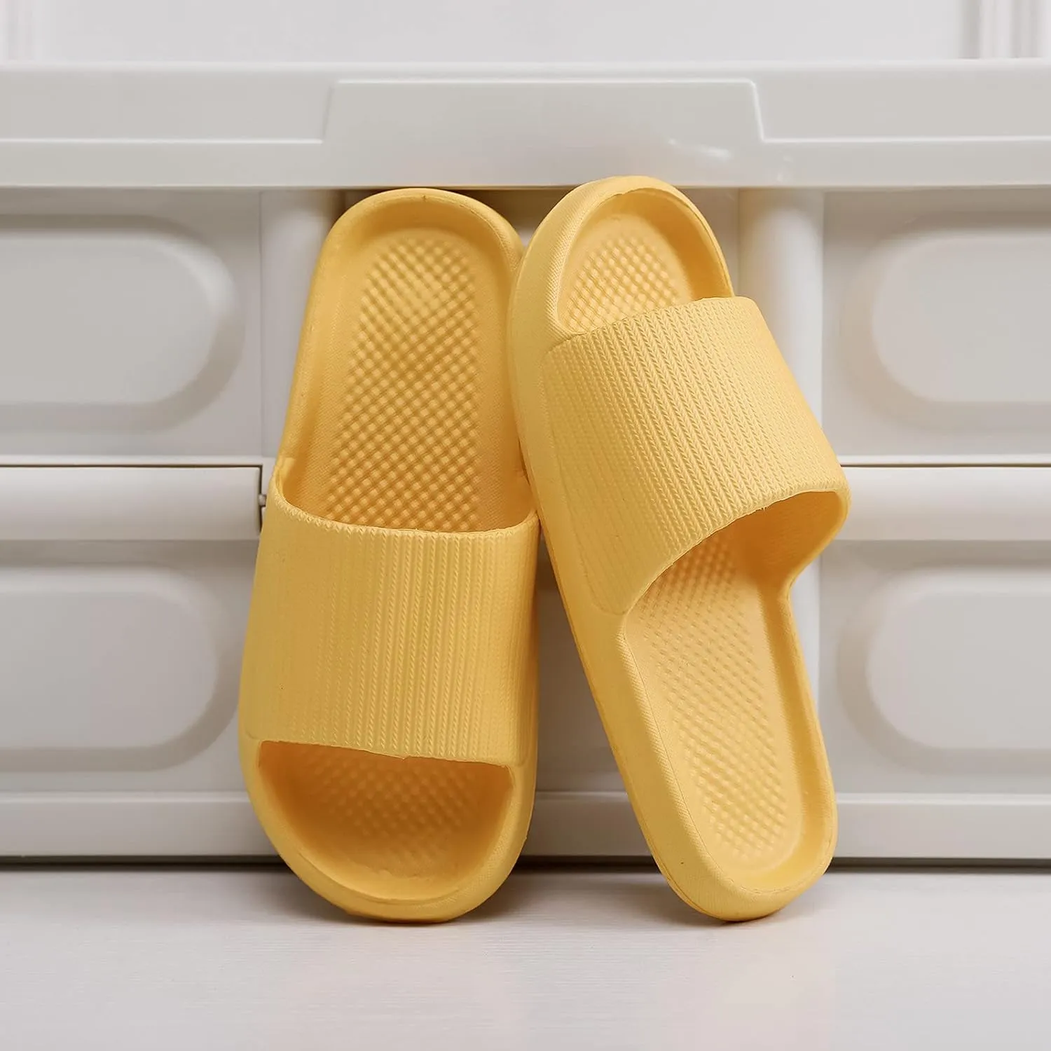 Indoor Slippers Bath Slipper Indoor House Pool College Dorm Bathroom Slippers for Men Women Home Slides