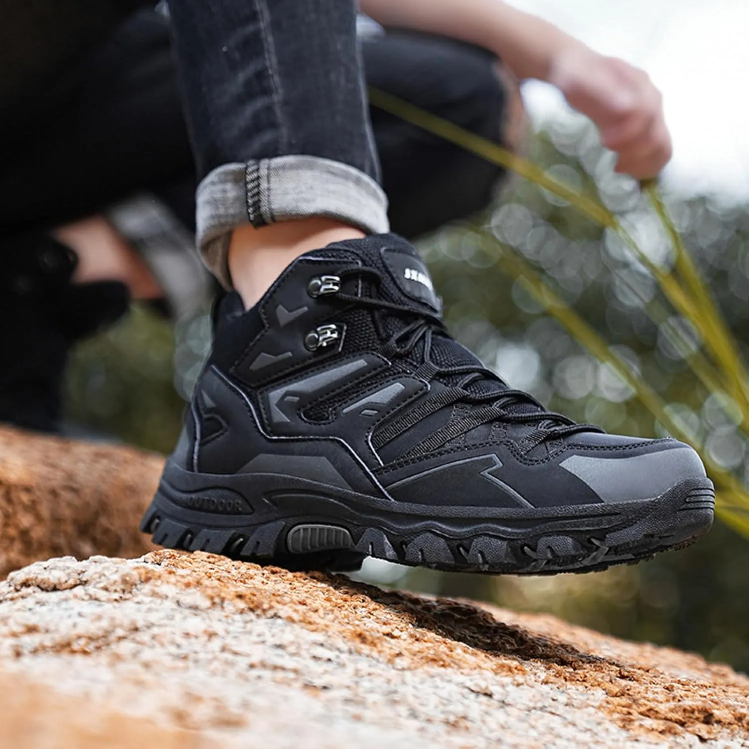 Men and Winter Hiking Shoes High Top Climbing Hiking Outdoor Casual Sports Shoes Outdoor Casual for Men
