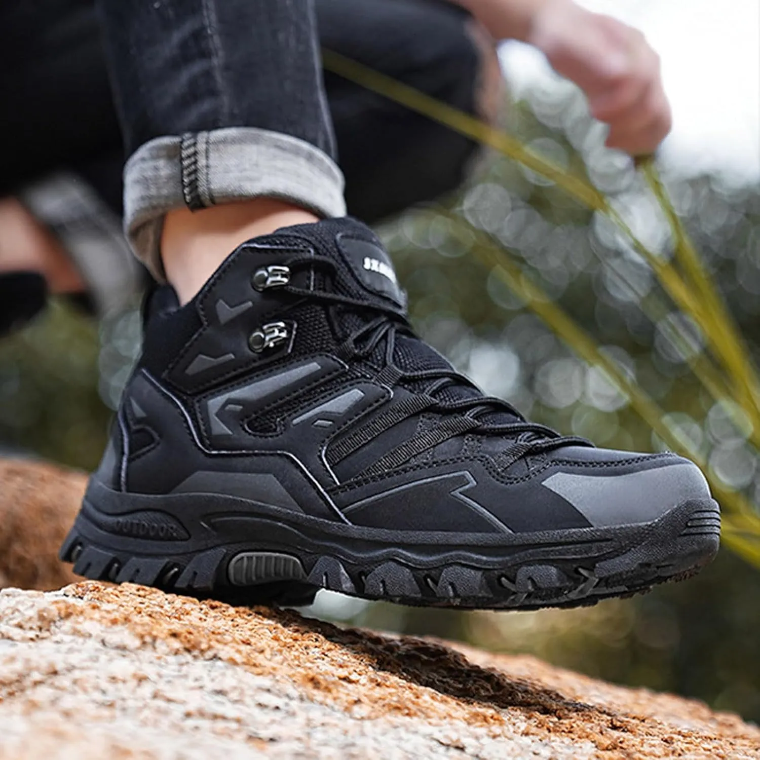 Men and Winter Hiking Shoes High Top Climbing Hiking Outdoor Casual Sports Shoes Outdoor Casual for Men