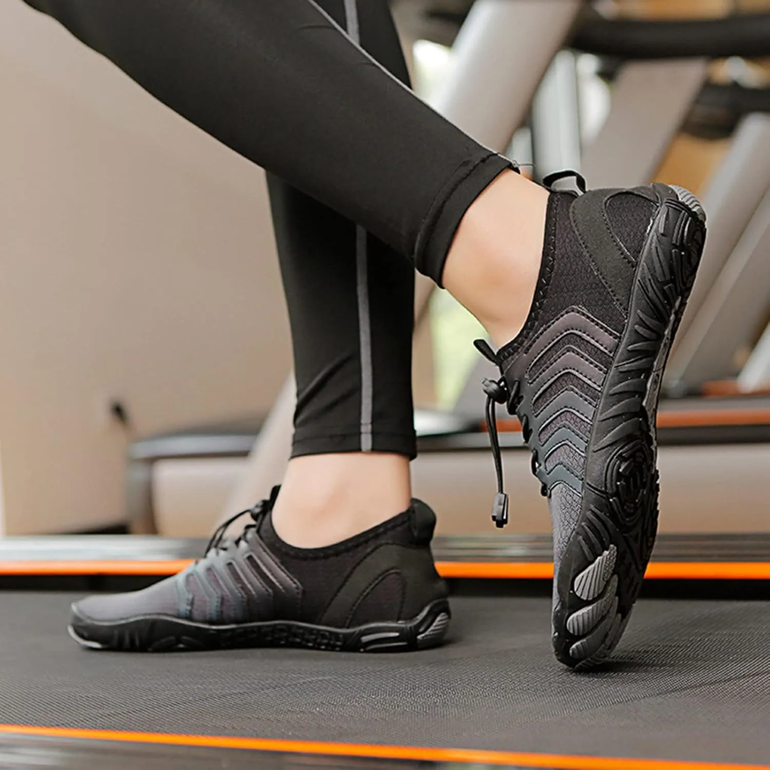 Men Sports Shoes Indoor and Outdoor Fitness Shoes Outdoor Beach Shoes Wading Shoes Hiking Classic Men Nylon Sneaker Men's San