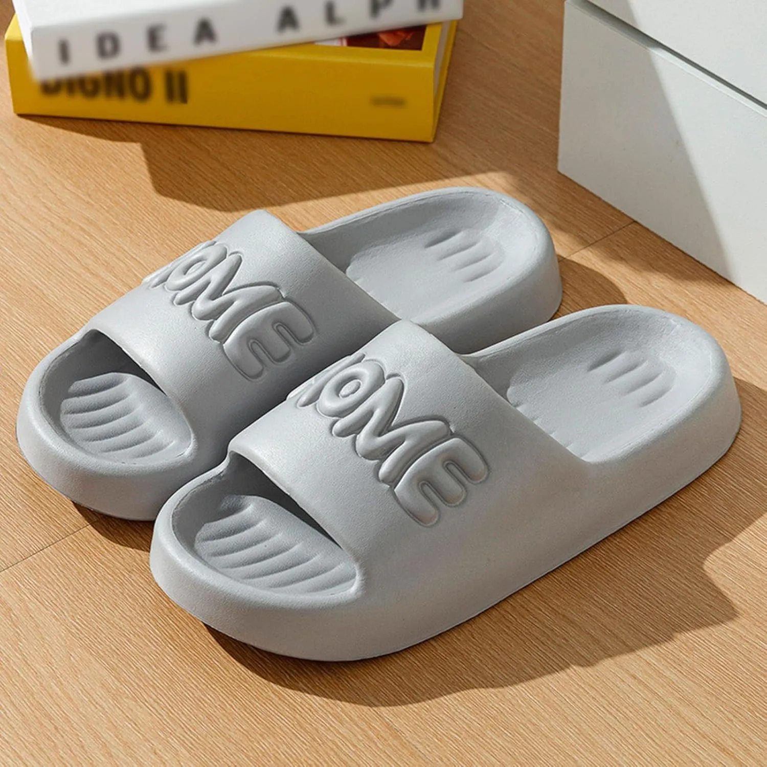 Shower Sandals Ultra Comfort Non-Slip Shower Sandals Indoor and Outdoor Non Slip Quick Drying Cloud Slides for Women with Arch Support