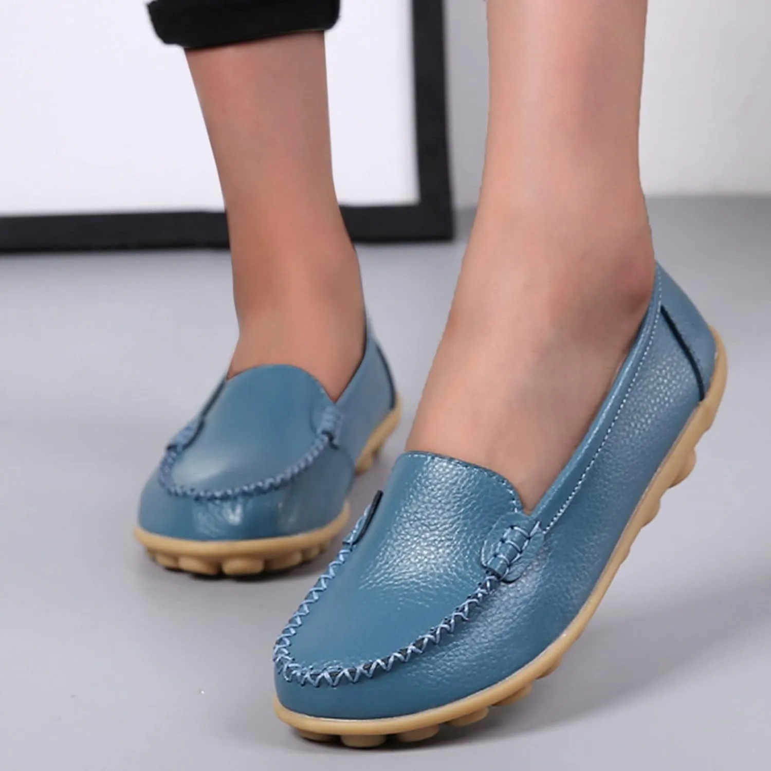 Slip On Sneakers for Women Comfort Moccasins Shoes Ladies Dressy Flats Business Casual Shoes Comfy Walking Sneaker