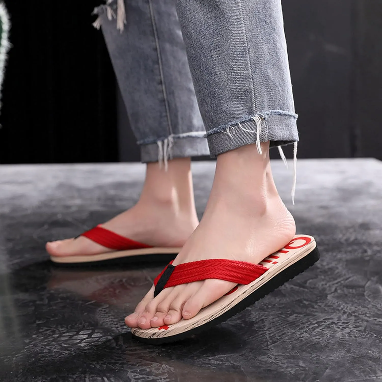 Thong Mens Slides Fashion Spring and Summer Men Flip Flops Flat Bottom Lightweight Non Slip Wood Grain Casual Beach